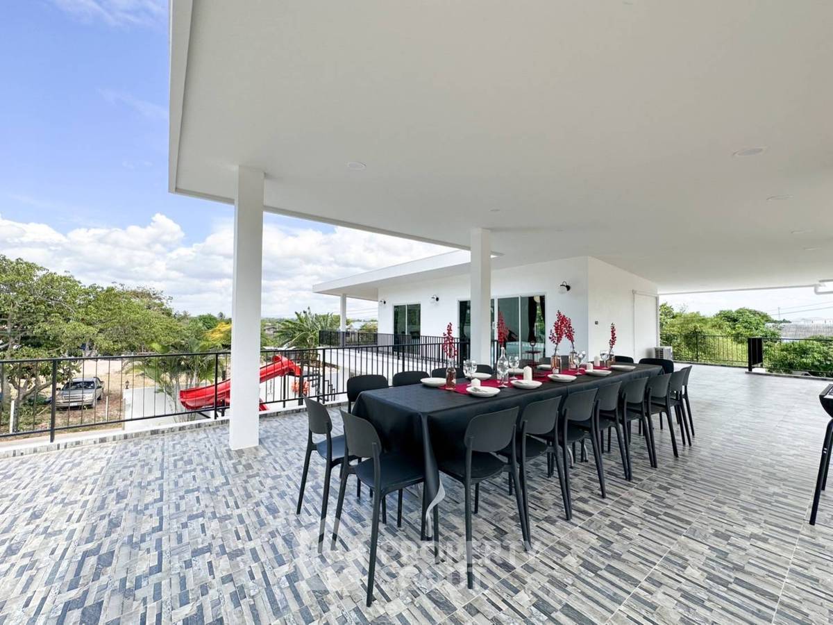 picture 6-BR Villa close to Pattaya (ID 1229337) - 15/34