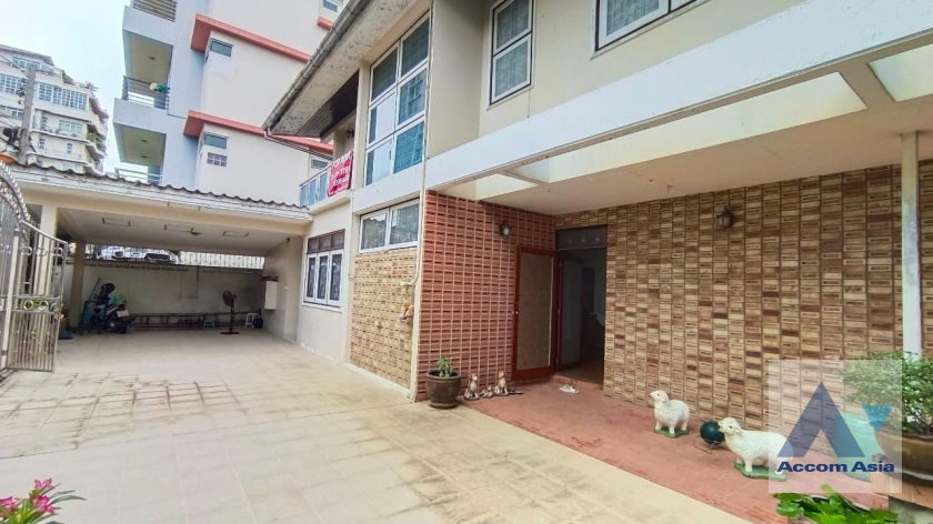 picture 🔼🔽 AccomA 📩 Spacious house with classic charm and greenery in Sathorn (1714115) - 5/20
