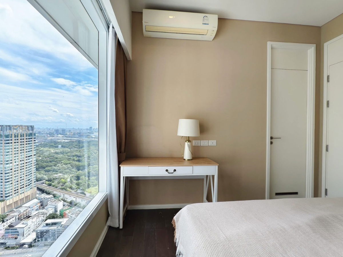 picture The Saint                      Residences - 7/14