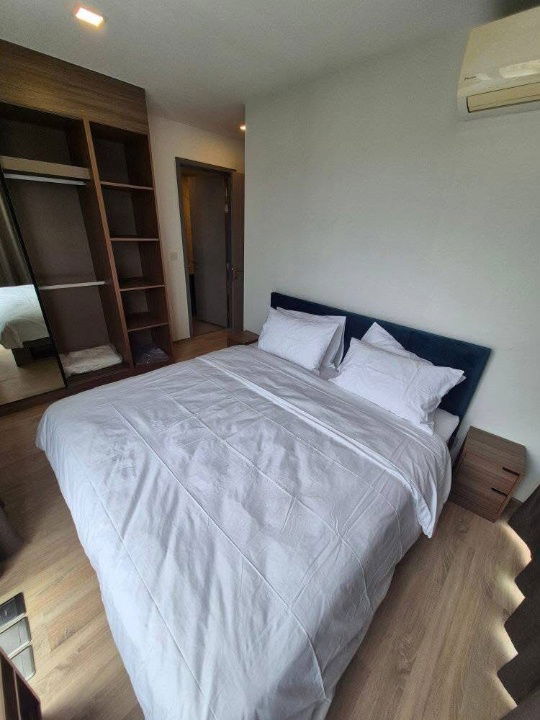 picture  Taka Haus                  Ekkamai  - 7/10