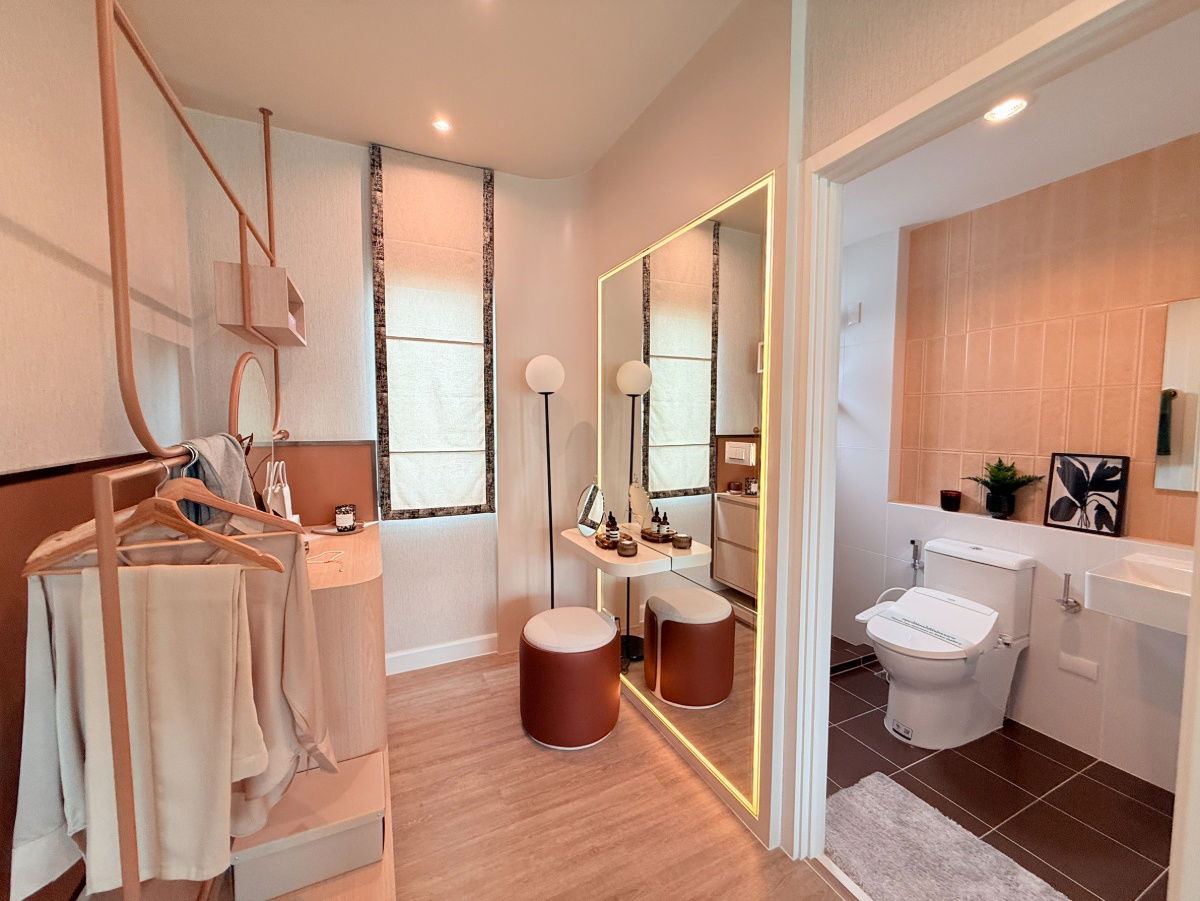 picture Solna (Single House) — fully furnished and ready to move-in. Situated in a private area at the front of the development. - 14/25