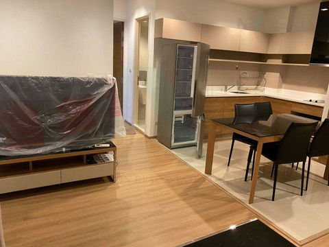 For rent, Rim Phahon-Ari, 2 bedrooms, 23rd floor, near BTS Ari.