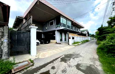 ขายบ้านเดี่ยว : ขาย บ้านเดี่ยว พร้อมออฟฟิศ โกดัง ซอยรามอินทรา 38 แยก 9 พร้อมอยู่ 198 ตรว 2 ชั้น