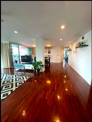 Condos for rent AIA Sathorn Tower :  Sathorn Gallery. 4beds 270sqm. Pets ok! Line id: @pfagent
