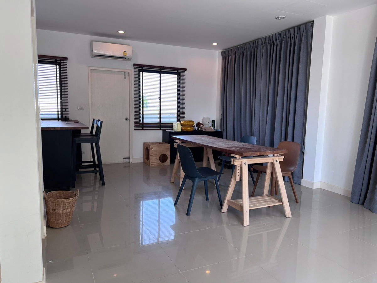 รูป 🏡 ขายทาวน์เฮาส์ 2 ชั้น หน้าบ้านไม่ชนใคร! พร้อมอยู่ ทำเลดี บางนา-ตราด กม.29 (ใกล้ ABAC / สุวรรณภูมิ) - รูปที่ 3/15