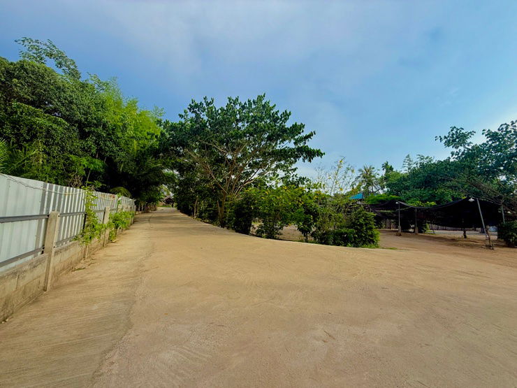 picture Land for sale with restaurant next to the waterfront💦🌳 - 8/10