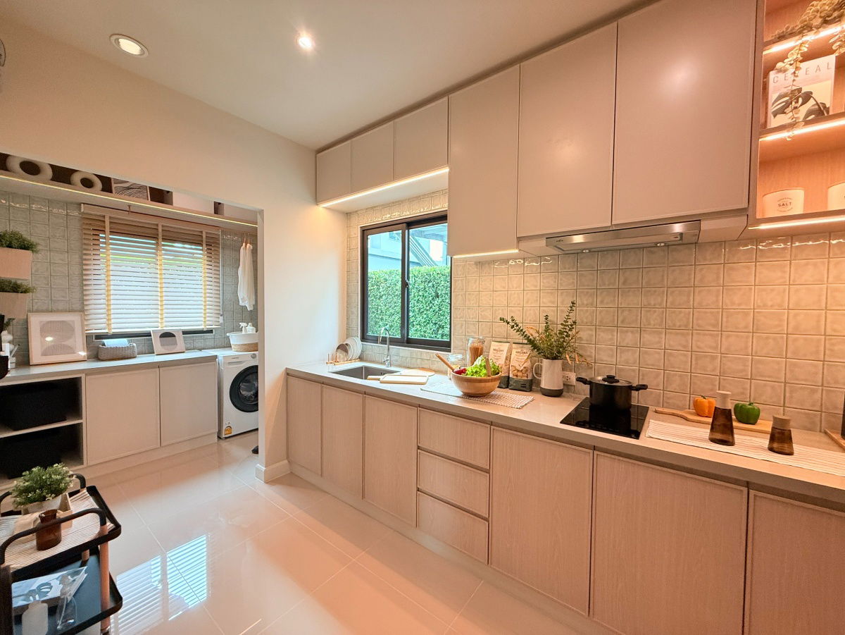 picture Solna (Single House) — fully furnished and ready to move-in. Situated in a private area at the front of the development. - 8/25