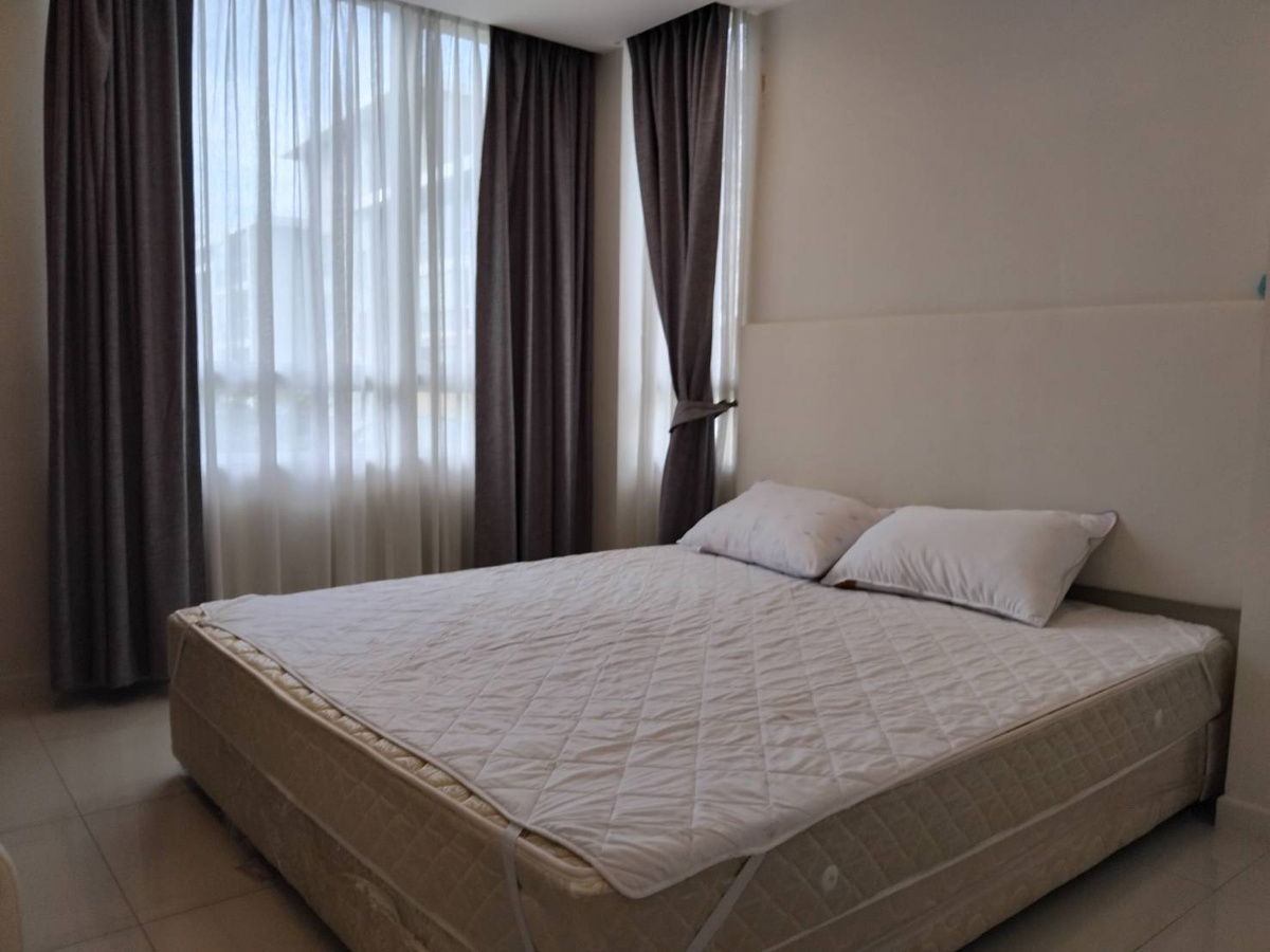 picture Element Srinakarin Condo for rent Pool view 17,000 THB. - 15/16