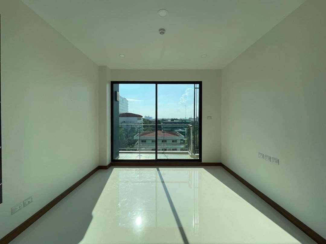 picture HOT DEAL!  Anyone looking for an empty room, don't miss it!  47 Sq.m. 1 bed unblocked view  - 3/13