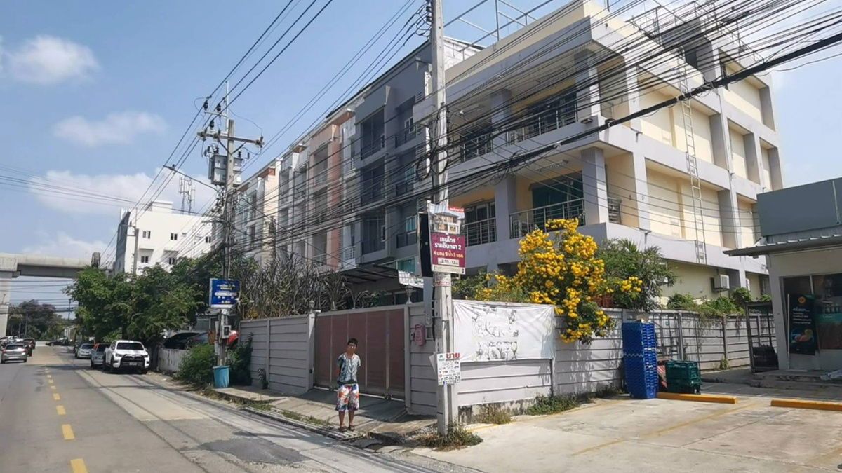 picture For sale: 3 and a half storey commercial building with 91 sq.w. of land, prime location, Soi Ramkhamhaeng 174, Lotus next to the house. - 8/11