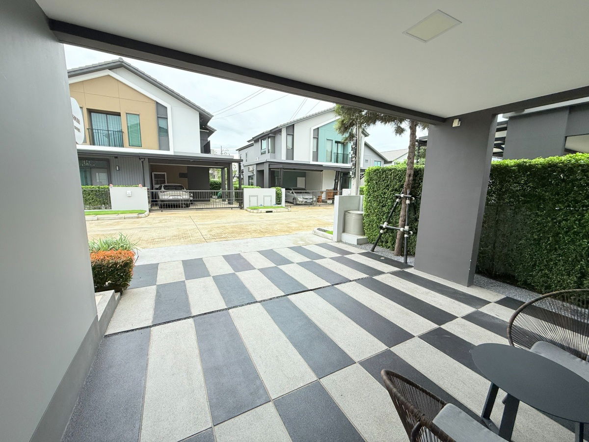 picture Solna (Single House) — fully furnished and ready to move-in. Situated in a private area at the front of the development. - 25/25