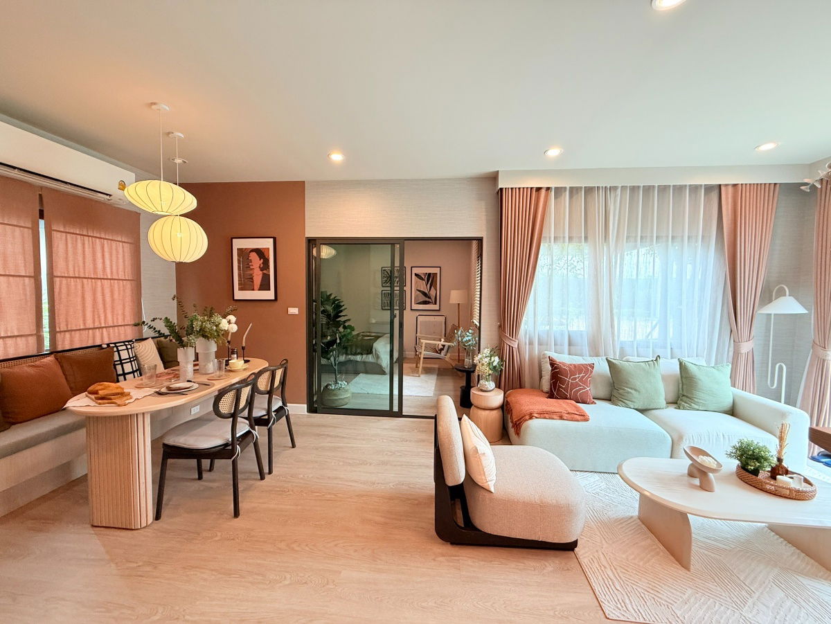 picture Solna (Single House) — fully furnished and ready to move-in. Situated in a private area at the front of the development. - 5/25