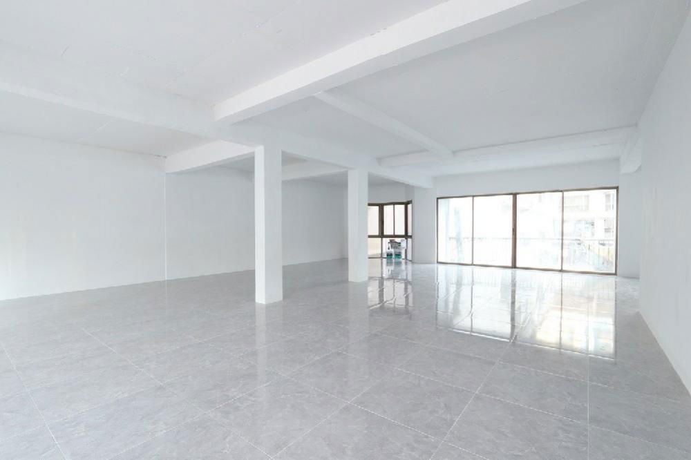 picture Rent space on Witthayu Road behind Rolex Watch Center - 1/19