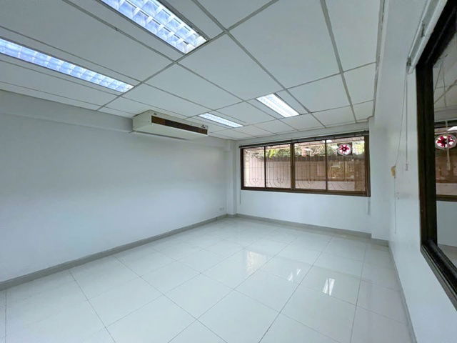 picture Grand Opening! Central Westville Ratchaphruek 1km. Boonthavorn Ratchaphruek 1.7km. Office for rent 4 - 3/8