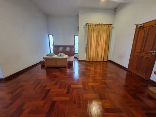 รูป [ให้เช่า] บ้านเดี่ยว รัชดาภิเษก 36 / 2 ห้องนอน 3 ห้องน้ำ / 80 ตรว. 250 ตรม. **65,000** เหมาะสำหรับพักอาศัยหรือทำออฟฟิศ จดทะเบียนบริษัทได้ - รูปที่ 6/12