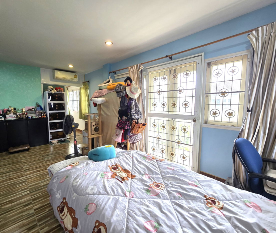 รูป ซื้อบ้านเดี่ยวแต่ได้ราคาเท่าทาวน์โฮม ถูกมาก!!! บ้านเดี่ยว หลังมุม หมู่บ้าน โรยัลปาร์ควิลล์ สุวินทวงศ์ เดินทางสะดวกหมู่บ้านติดถนนสุวินทวงศ์  - รูปที่ 11/15