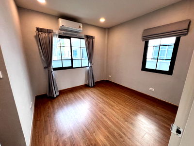 บ้านเดี่ยวให้เช่า : [RENT] HBN0167 บ้านเดี่ยวเซนโทร บางนา  ( Centro Bangna  )     (แอดไลน์มี @นำหน้า LINE ID :  @056qhbtt)