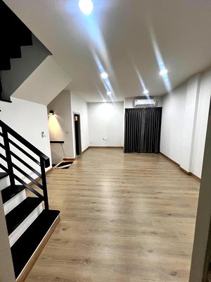 Home office for rent Lat Phrao Road : 🌿 WS1566 [For rent] Office building, home office, 4 floors 💰 Rent only 55,000 baht/month 📍 MRT Lat Phrao