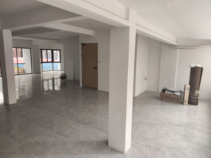picture Rent space on Witthayu Road behind Rolex Watch Center - 5/19