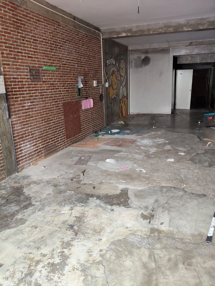 picture There is a vacant house for rent (on the main road near Talat Phlu) - 10/13