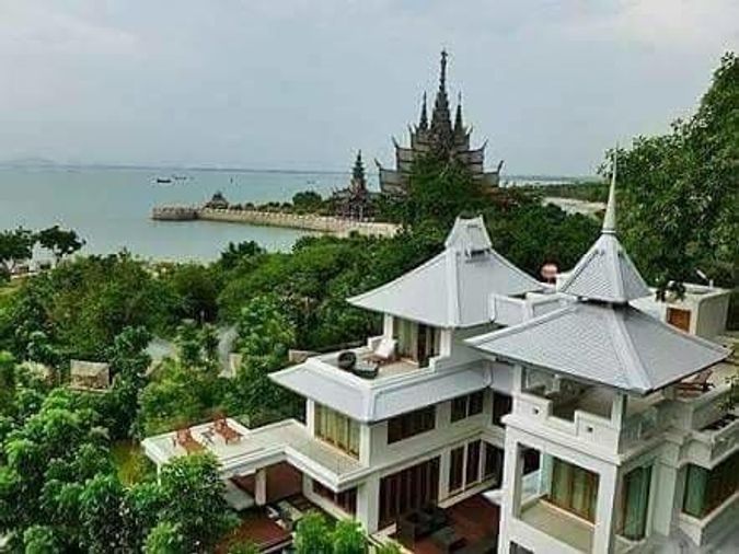 Luxury vacation home, Pattaya, near Wong Amat beach, near famous tourist attractions
