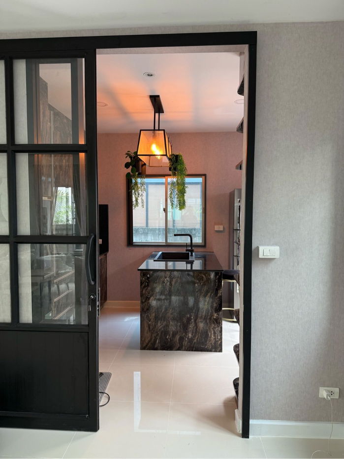รูป P0115 ขายบ้านราคาดี! The Plant Estique Pattanakarn 38 - รูปที่ 12/19