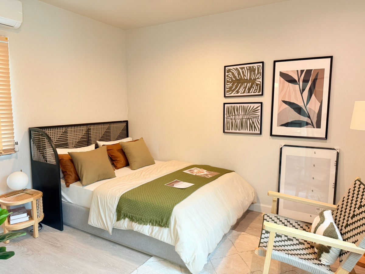 picture Solna (Single House) — fully furnished and ready to move-in. Situated in a private area at the front of the development. - 6/25