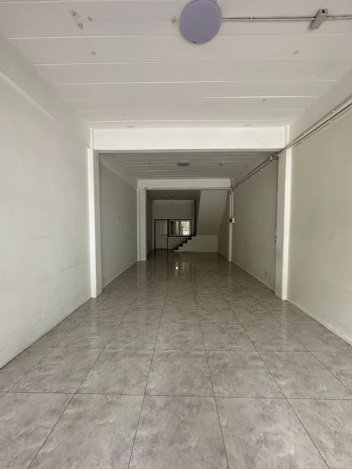 picture Building for rent 3 floors near Latplakhao R. - 3/18