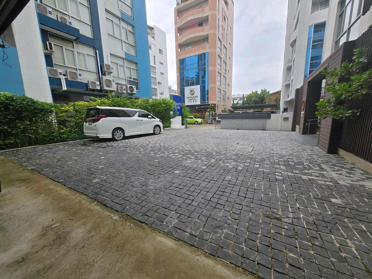 picture Commercial building for rent, Soi Srinakarin , Nong Bon, Prawet - 9/11