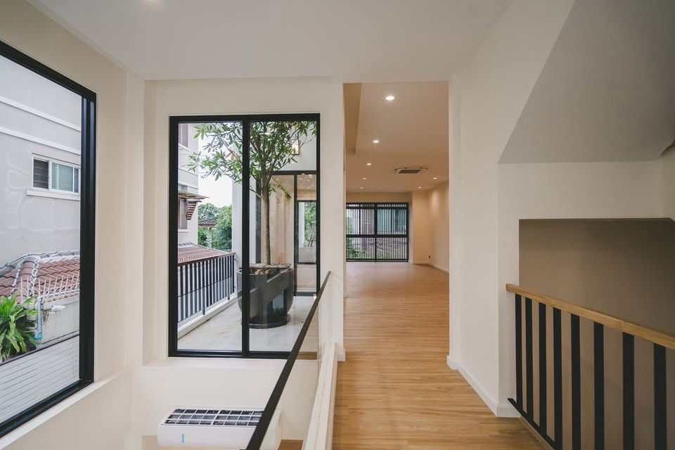 picture Baan Klang Muang project near BTS Punnawithi - 5/8