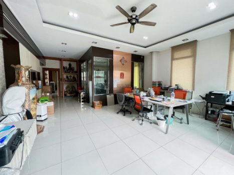รูป ขาย บ้านเดี่ยว พร้อมออฟฟิศ โกดัง ซอยรามอินทรา 38 แยก 9 พร้อมอยู่ 198 ตรว 2 ชั้น - รูปที่ 2/12