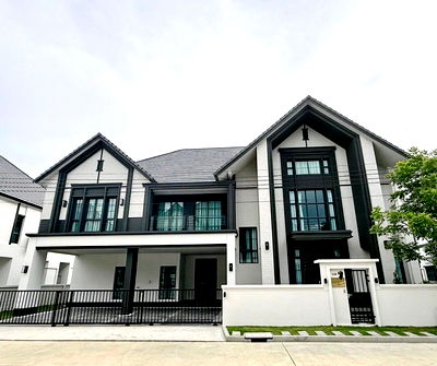 Houses for sale : P0111 The City Bangna 2 - L Size Spacious Luxury Living Near Mega Ba