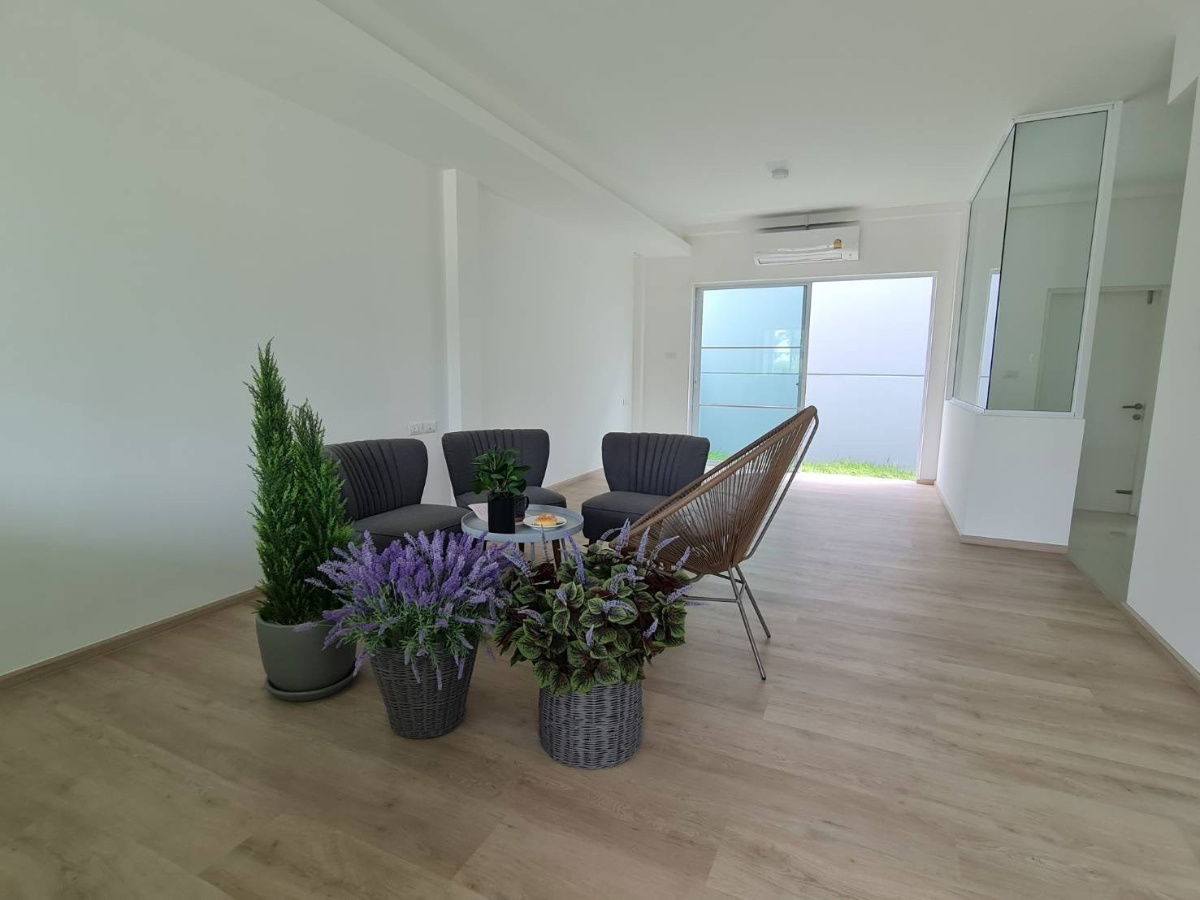 picture 🏡 BN028 | Brand New Townhome for Sale – Never Occupied 🏡  📍 Indy 2 Bangna–Ramkhamhaeng Village - 10/13