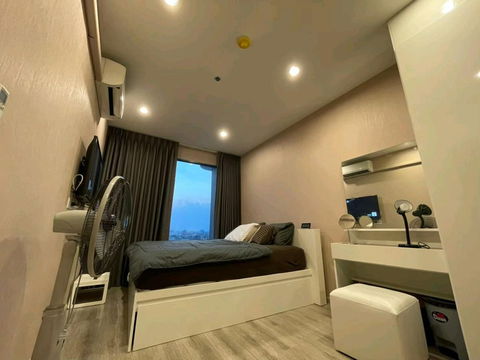 There is a washing machine, Condo Ideo Mobi Sukhumvit 66, size 35 sq m, 1 bedroom, 14th floor, only 18,000 baht