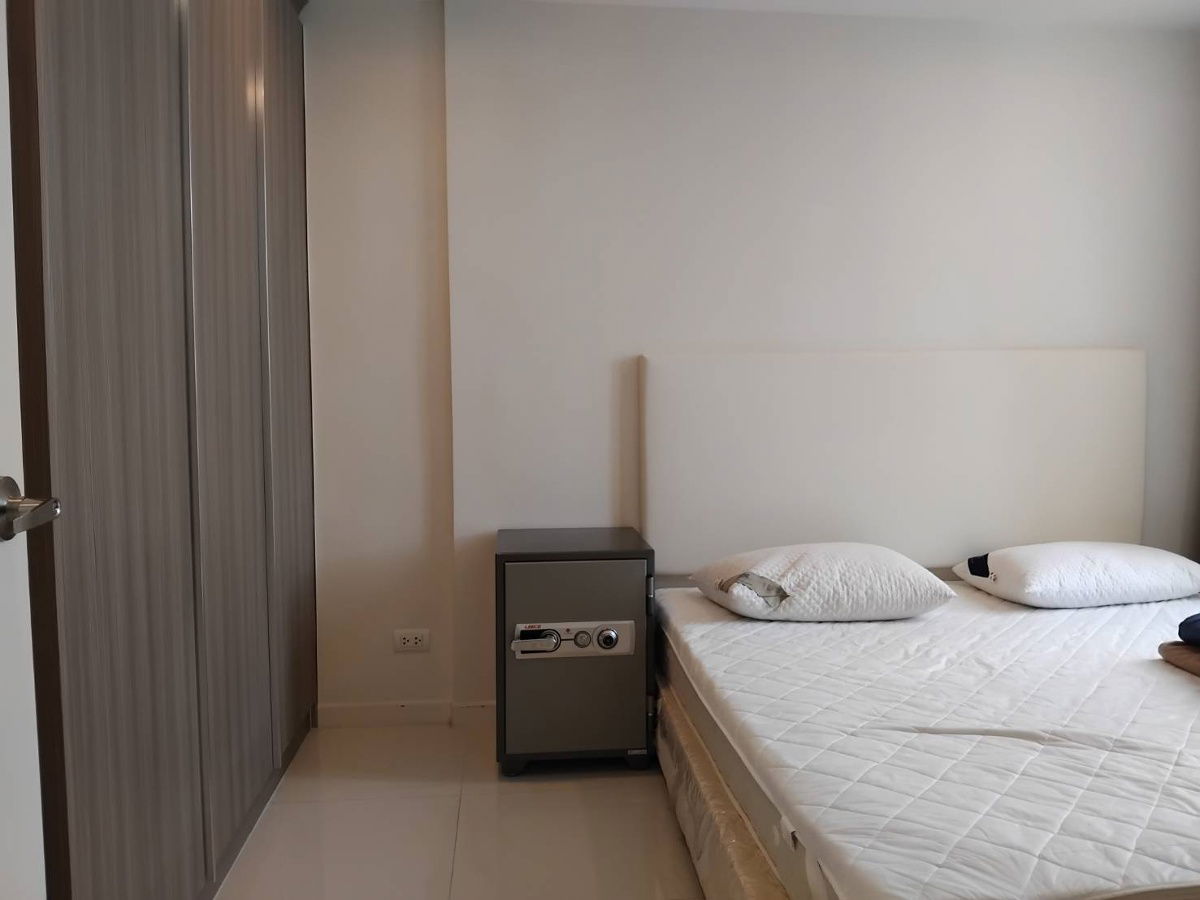 picture Element Srinakarin Condo for rent Pool view 17,000 THB. - 16/16