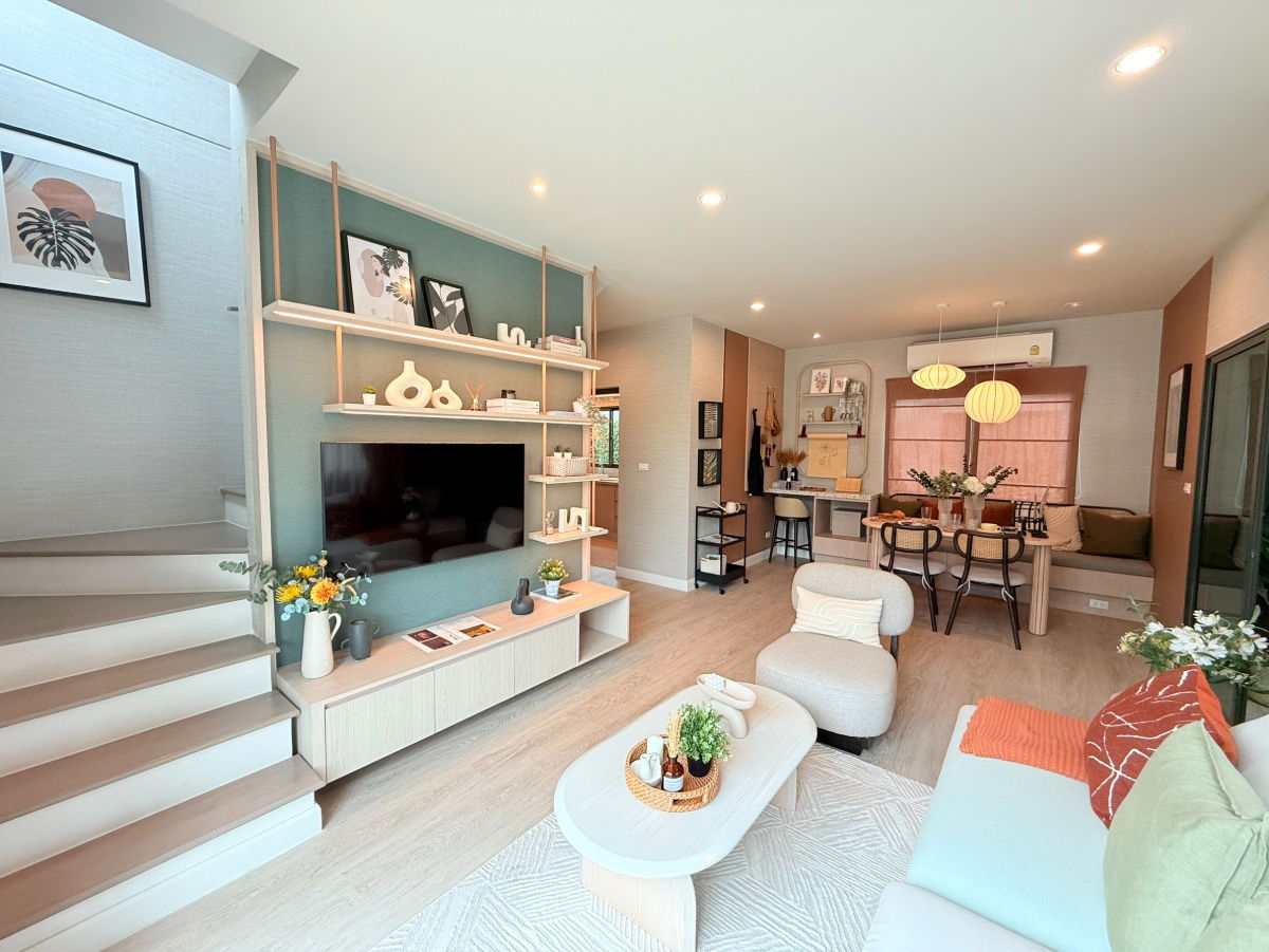 picture Solna (Single House) — fully furnished and ready to move-in. Situated in a private area at the front of the development. - 2/25