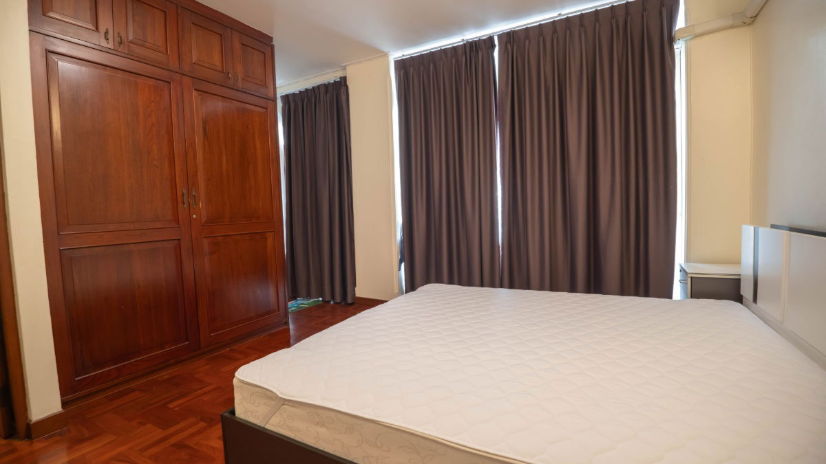 picture Ekkamai Villas 4 storey townhouse near BTS Ekkamai - 7/24