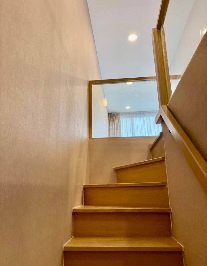 รูป P1100 ให้เช่าคอนโด Life Rama4 - Asoke (ไลฟ์ พระราม4 - อโศก) ห้องDuplex ใกล้MRT ห้องสวย เฟอร์ครบ พร้อมเข้าอยู่ - รูปที่ 9/12