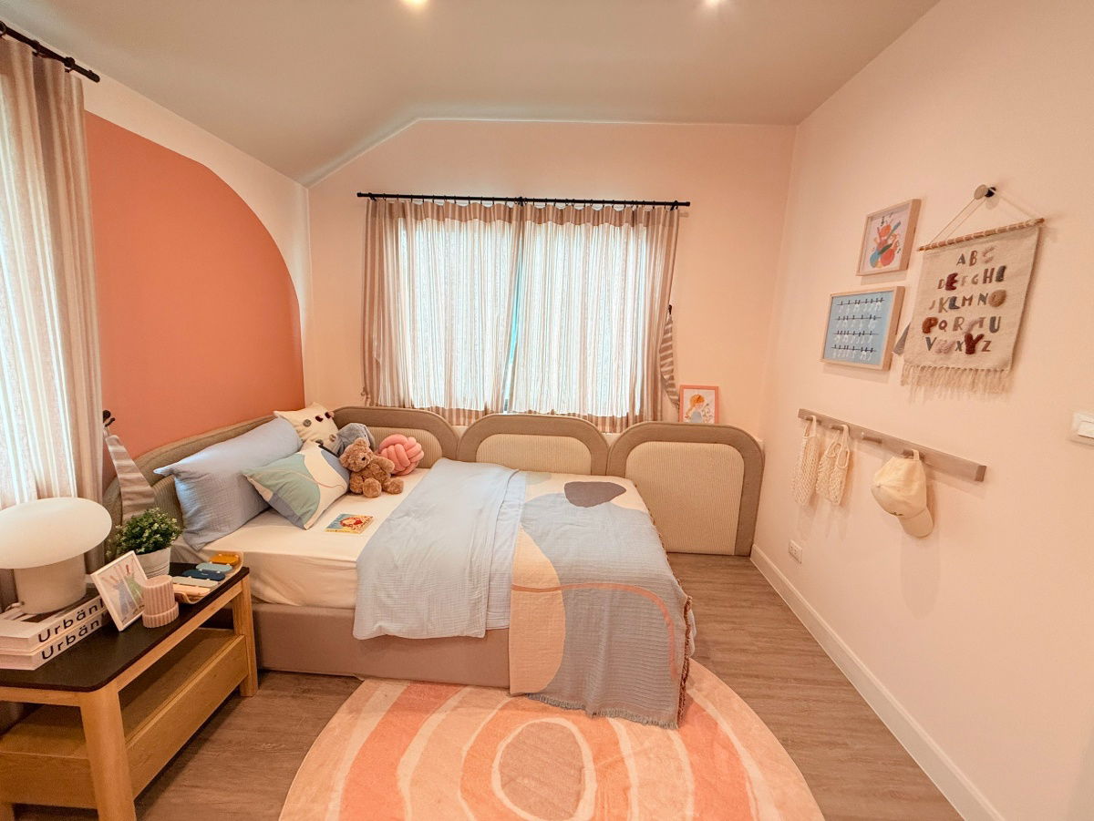 picture Solna (Single House) — fully furnished and ready to move-in. Situated in a private area at the front of the development. - 19/25