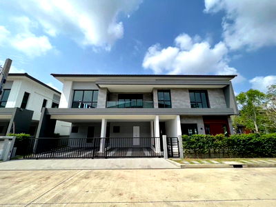 Houses for rent : For rent The City Bangna, large unit,  full furnished with Luxury style, 5 beds. Ready to move in