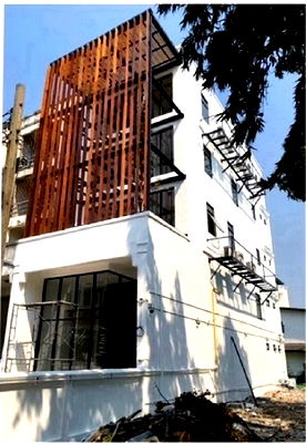 Office for rent Phra Khanong : Sukhumvit 58-64 For rent Home office 5-storey 360sq.m. 10a/c BTS BangChak 500m. 19sq.wa. Anglo Singa