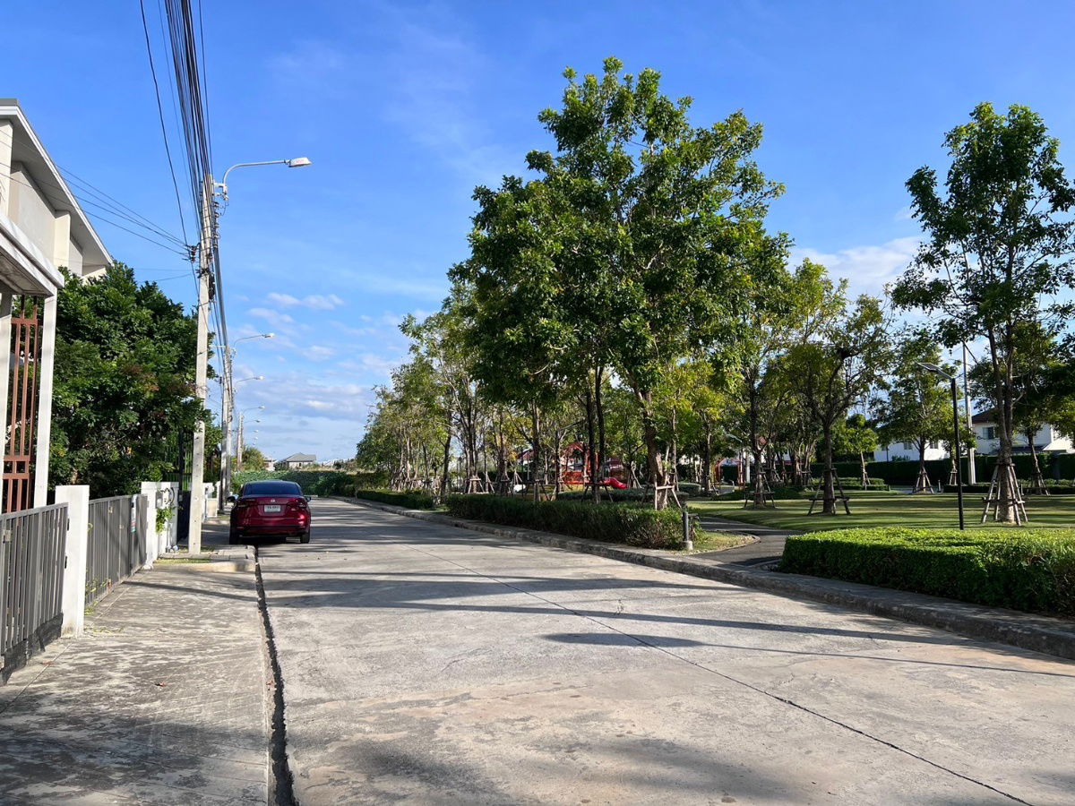 รูป 🏡 ขายทาวน์เฮาส์ 2 ชั้น หน้าบ้านไม่ชนใคร! พร้อมอยู่ ทำเลดี บางนา-ตราด กม.29 (ใกล้ ABAC / สุวรรณภูมิ) - รูปที่ 14/15