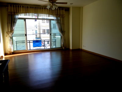 Townhouses for rent MRT Kalantan : For Rent at The  Royal  Monaco