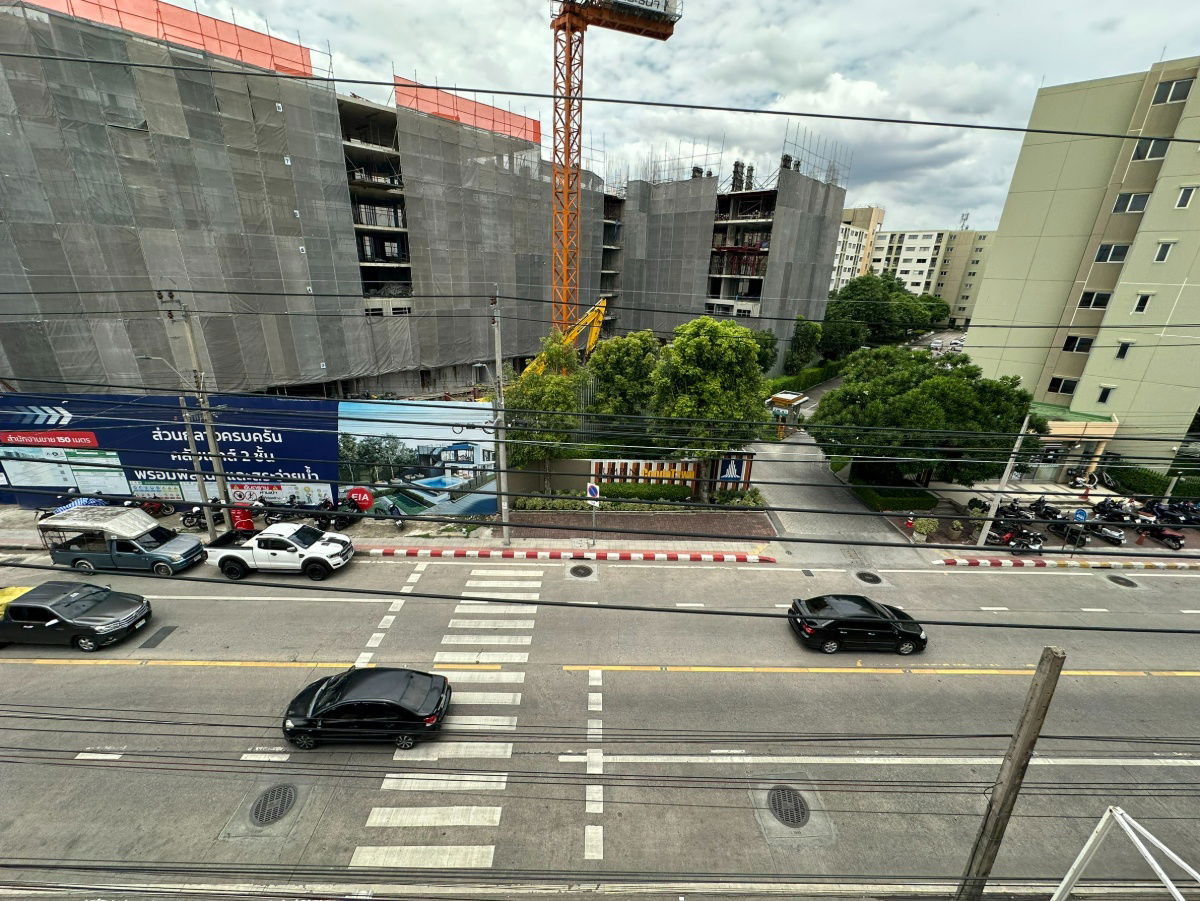 picture Building for rent 3 floors near Latplakhao R. - 16/18