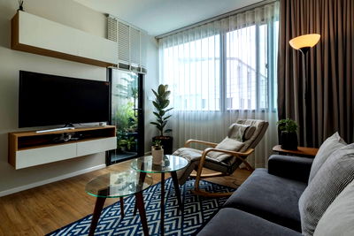 Townhouses for rent : [RENT]⚡🌈 HHM0042 Townhome – Baan Klang Muang Rama 9 - Krungthep Kreetha ⚡🌈 LINE: @theagentpro (Please include "@" in front)