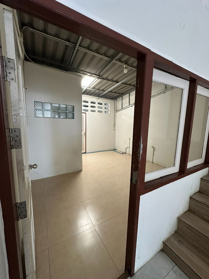 picture Building for rent 3 floors near Latplakhao R. - 5/18