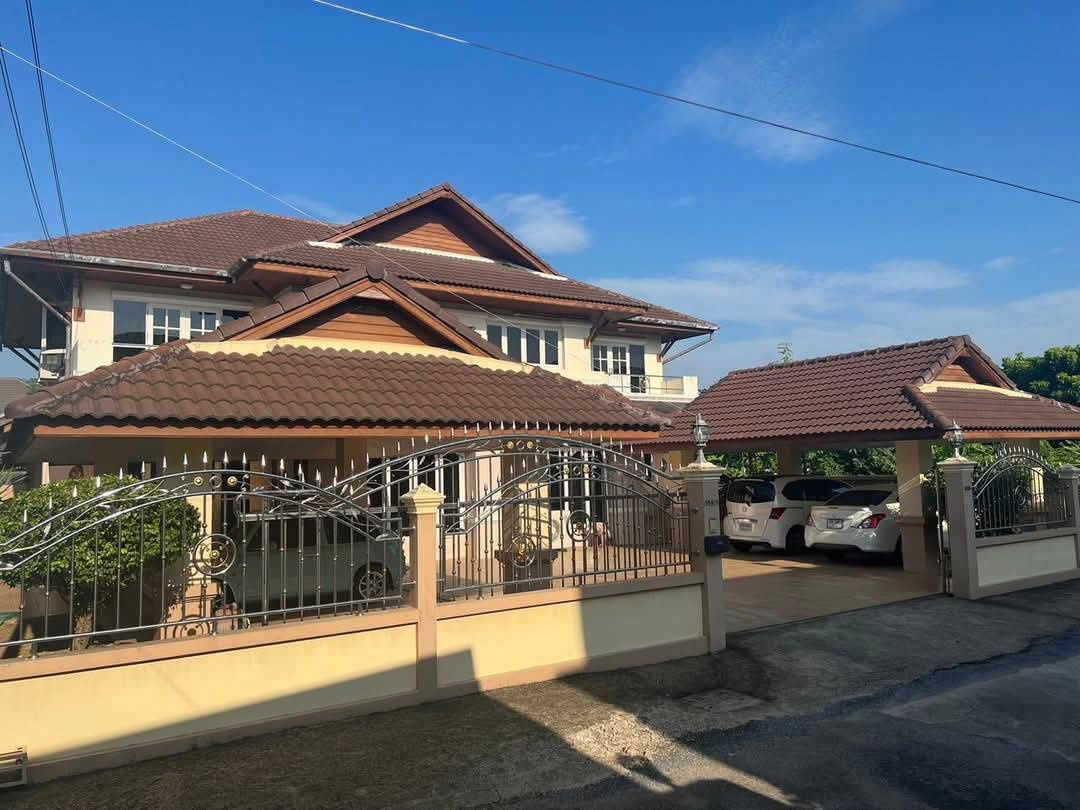 รูป ขายบ้านเดี่ยว 2 ชั้น 6 ห้องนอน 6 ห้องน้ำ บ้านมือสอง สภาพดี หลังใหญ่ อยู่ในเขตเทศบาลนครเชียงใหม่ T.094-6511456 - รูปที่ 2/13
