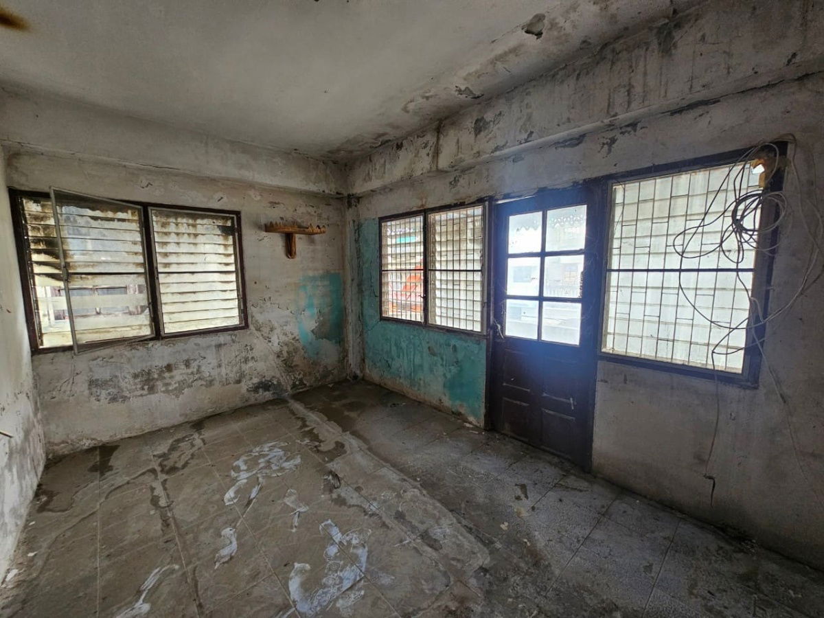 picture 3-Storey Commercial Building for Sale — Soi Romklao 21 | Below Market Valuation! - 4/6