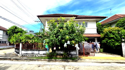 ขายบ้านเดี่ยว : ซื้อบ้านเดี่ยวแต่ได้ราคาเท่าทาวน์โฮม ถูกมาก!!! บ้านเดี่ยว หลังมุม หมู่บ้าน โรยัลปาร์ควิลล์ สุวินทวงศ์ เดินทางสะดวกหมู่บ้านติดถนนสุวินทวงศ์ 