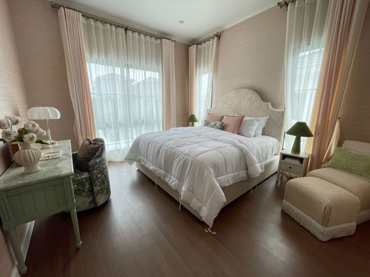รูป เศรษฐสิริ งามวงศ์วาน บ้านหรูใจกลางเมืองงามวงศ์วาน "พร้อมตกแต่งเข้าอยู่ได้เลย" เฟอร์นิเจอร์ครบ มีความเป็นส่วนตัว - รูปที่ 16/20